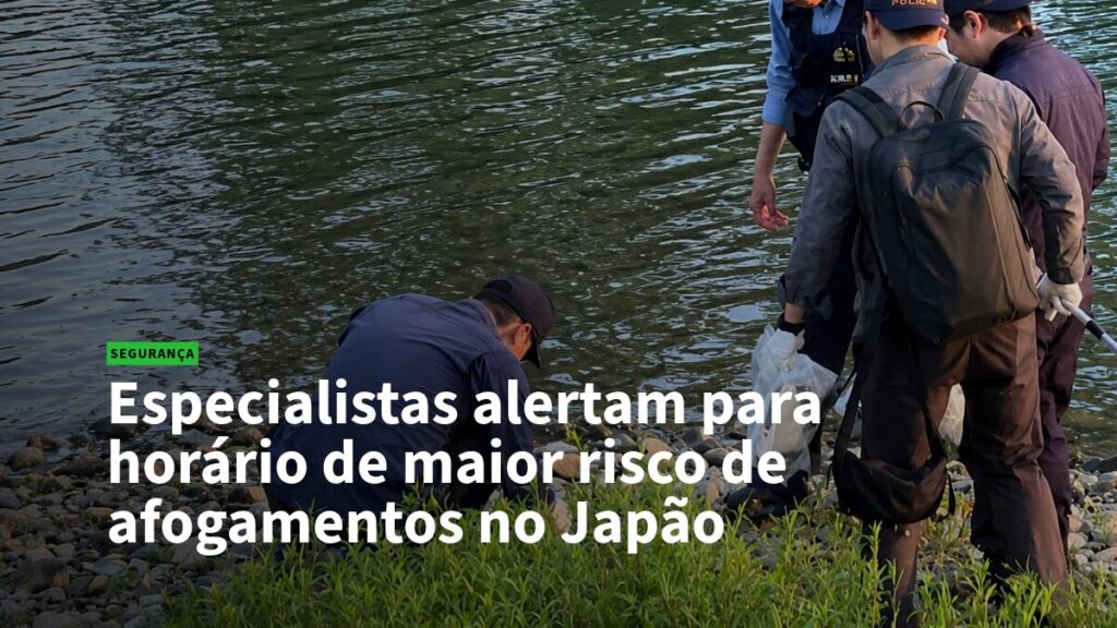 Policiais e especialistas junto à margem de um corpo d'água, discutindo o maior risco de afogamentos no Japão.