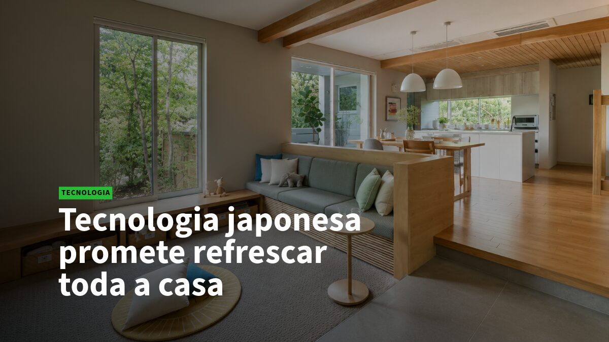 Open-plan living room and kitchen with wooden beams; article headline reads 'Tecnologia japonesa promete refrescar toda a casa'.