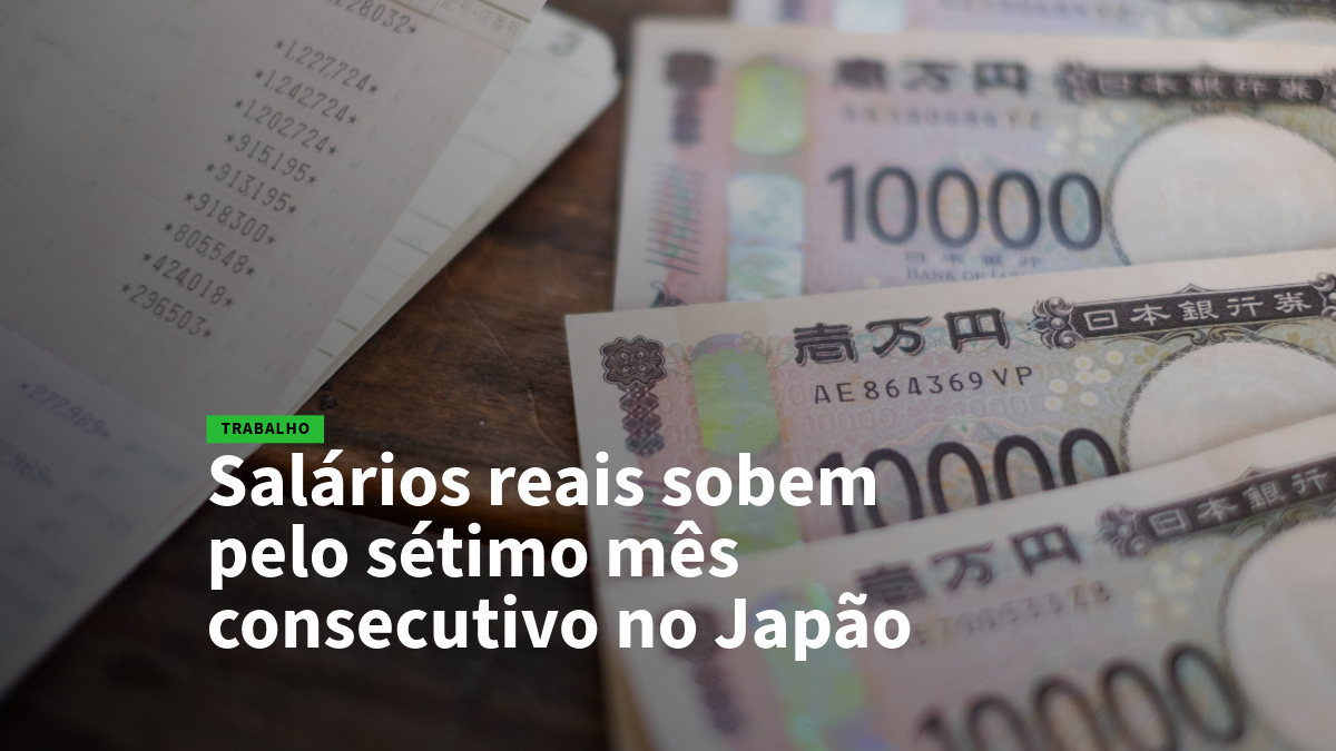 Headline about real salaries in Japan with stacked Japanese yen banknotes in the background.